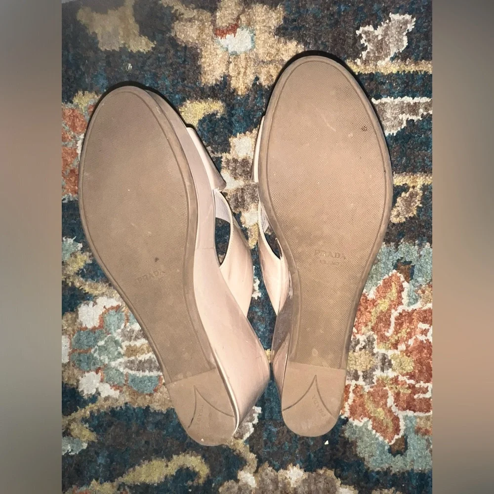 PRADA - Picture 4 of 5